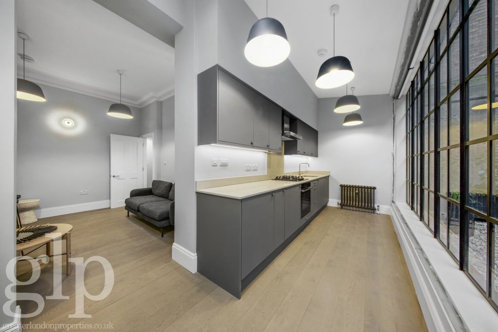 Property photo 1 of 17 978473
