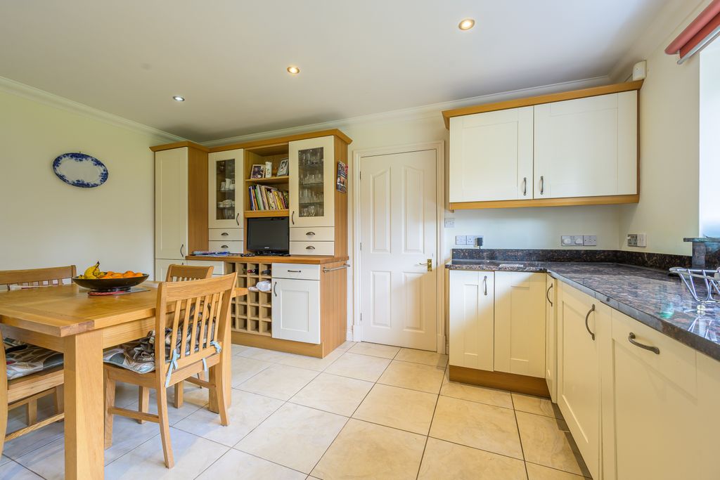 Property photo 3 of 35 Kitchen