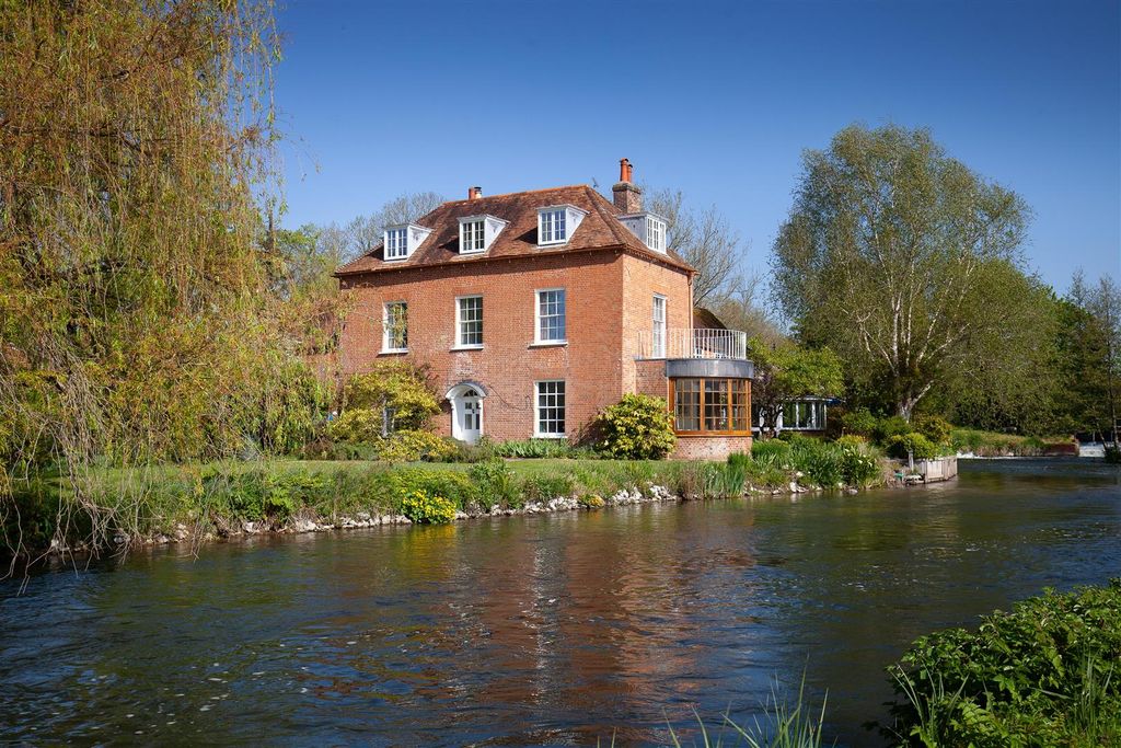 Property photo 1 of 25 Longstock Mill