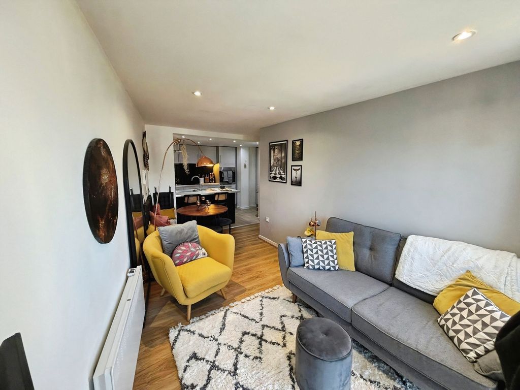 Property photo 3 of 11