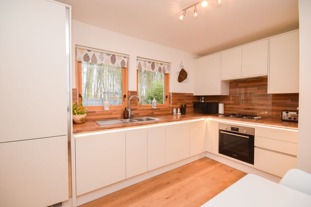 Property photo 3 of 32 Dsc_0464-2