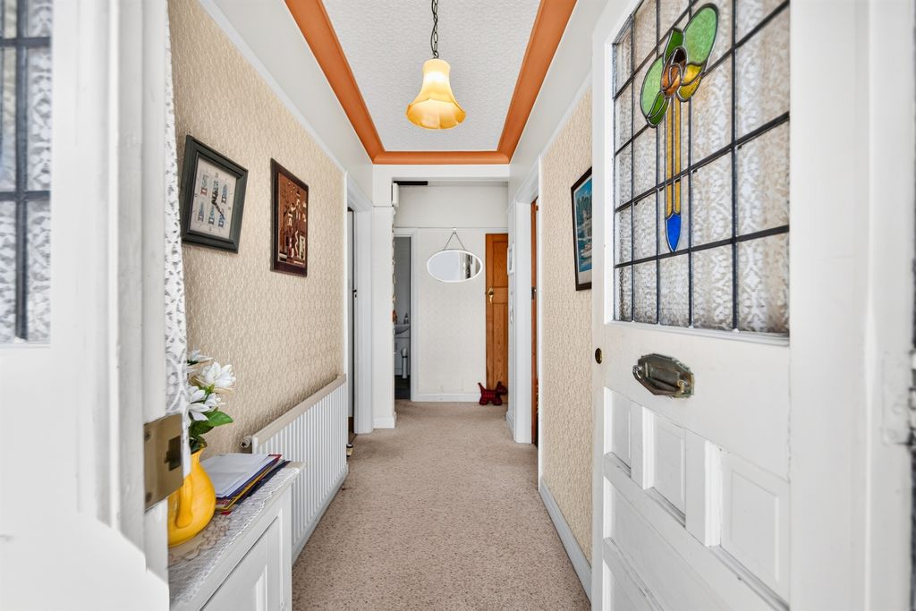 Property photo 3 of 34