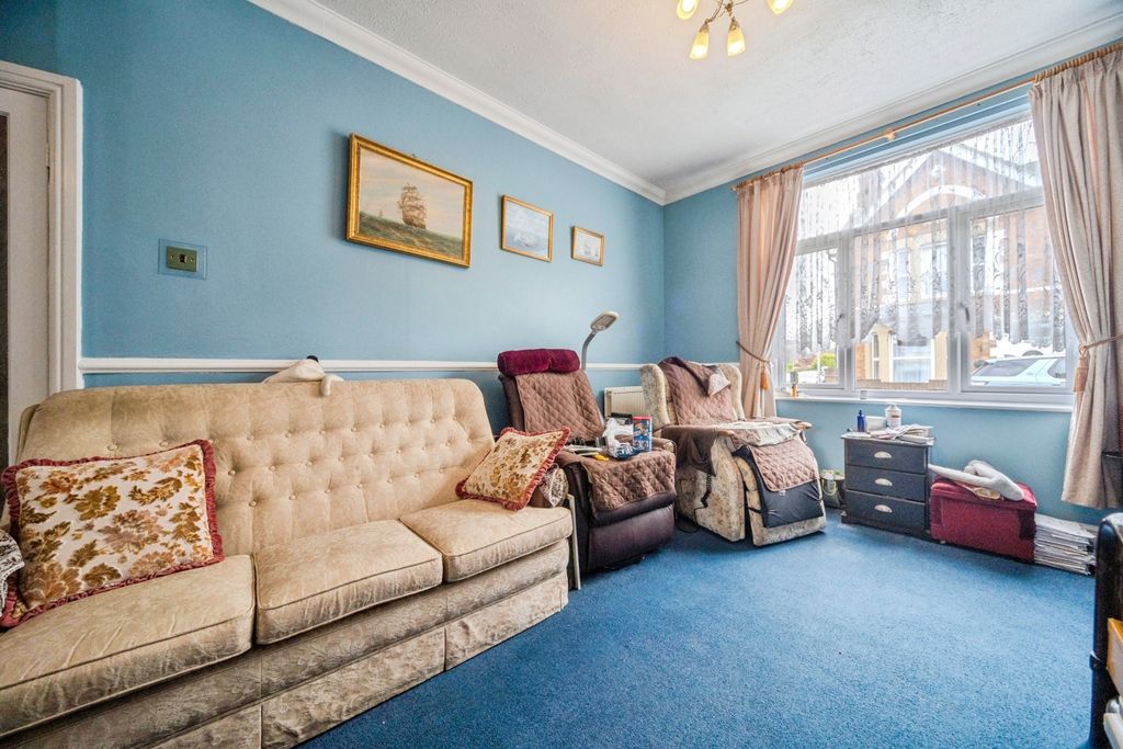 Property photo 3 of 17 Pbox-Img.Jpg