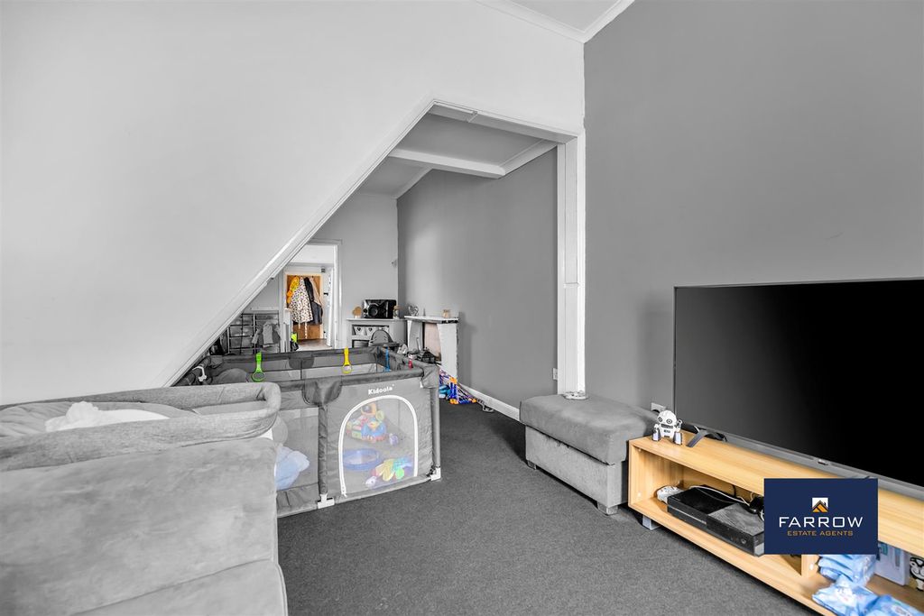 Property photo 2 of 19 Living Room