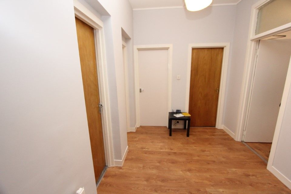 Property photo 2 of 10 Hall