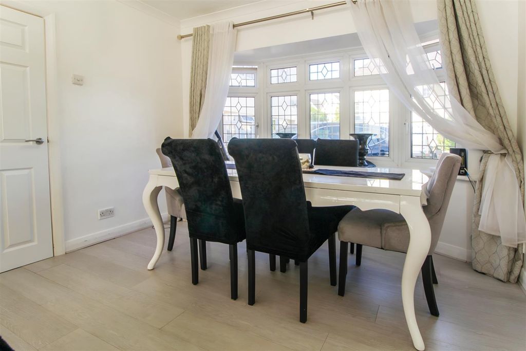 Property photo 3 of 13 Dining.Jpg