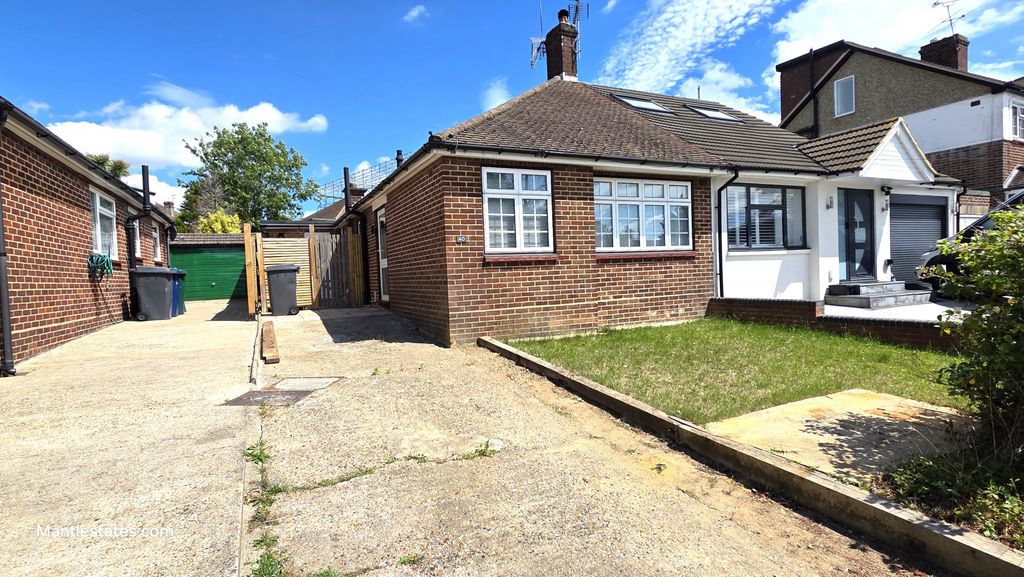 Property photo 1 of 20 3 Bedroom Semi-Detached Bungalow