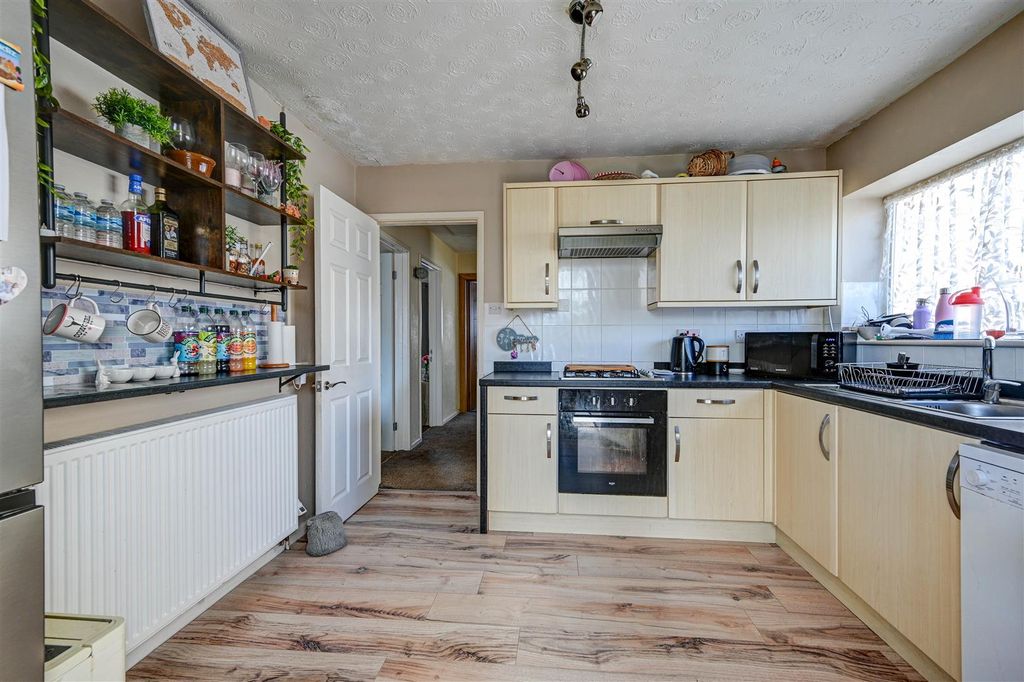 Property photo 3 of 11 Kitchen.Jpg