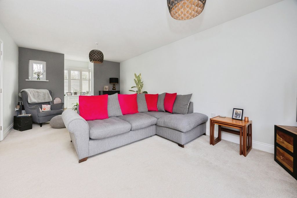 Property photo 3 of 26