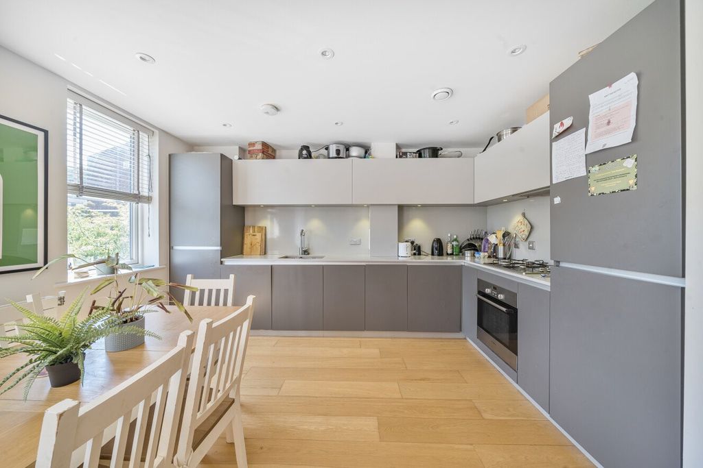 Property photo 2 of 19 Picture No. 22