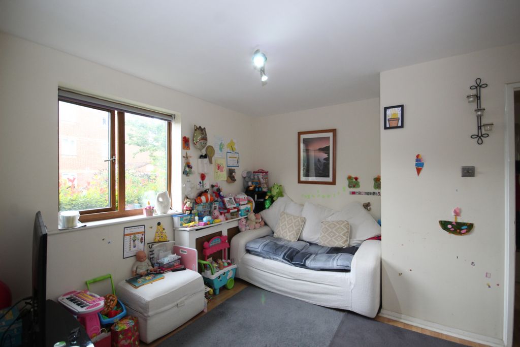 Property photo 3 of 5 Gallery