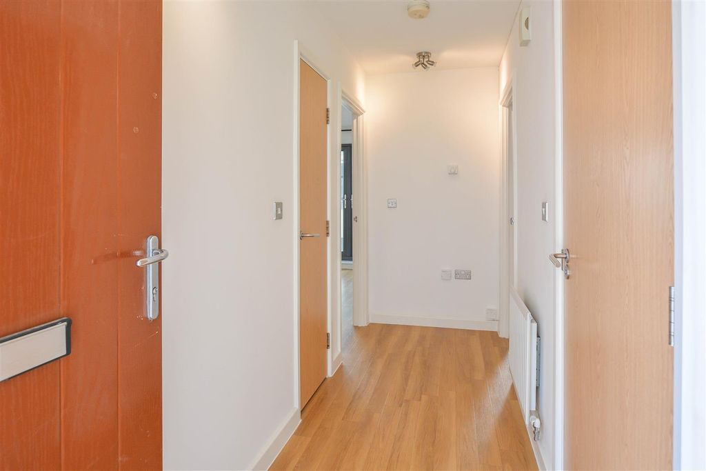 Property photo 2 of 13 Hall.Jpg