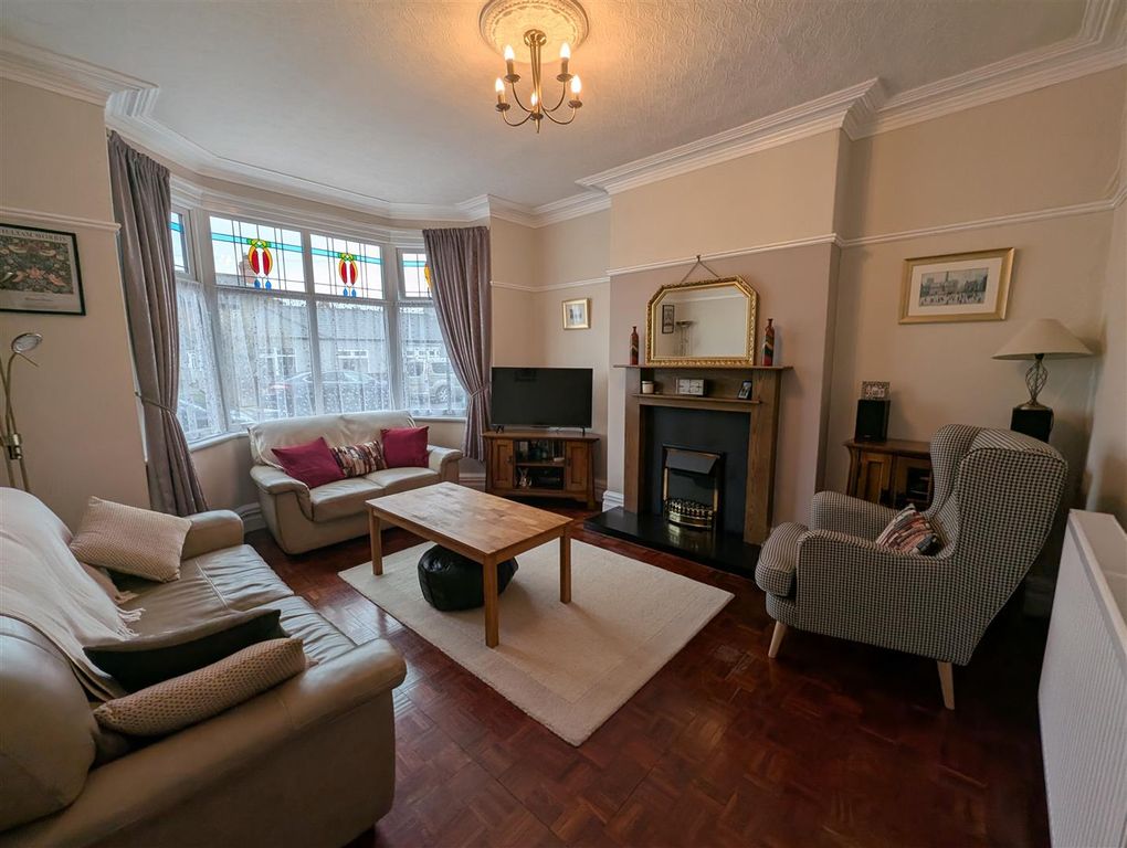 Property photo 2 of 15 Lounge