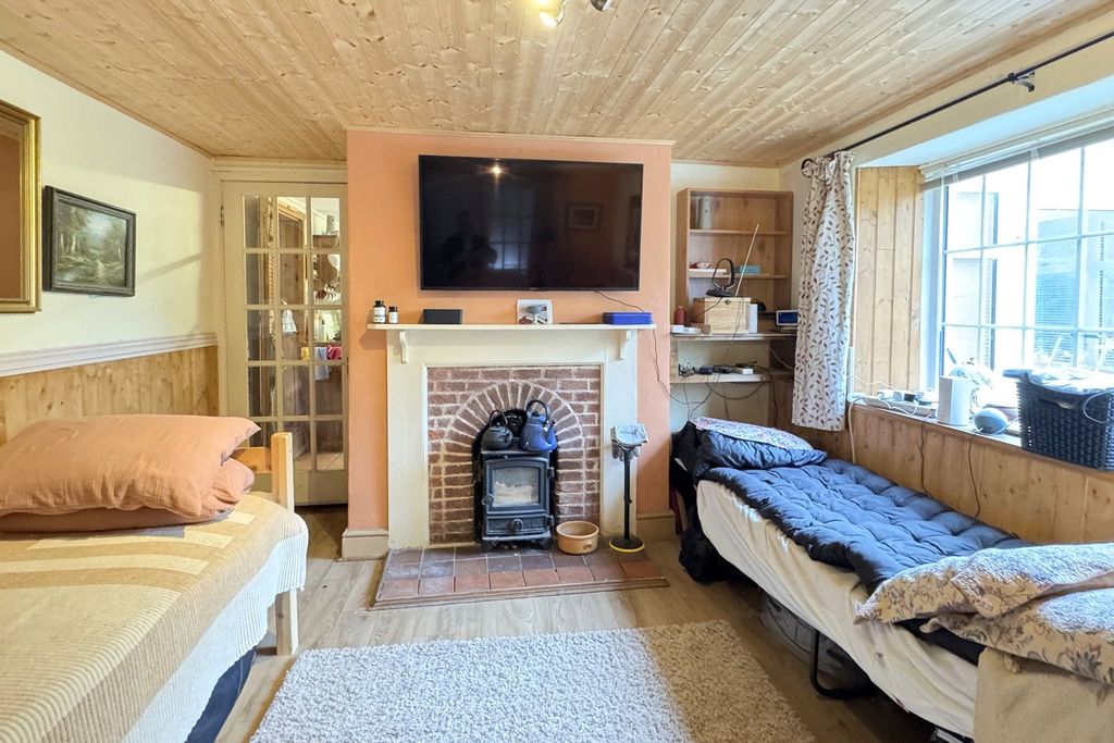 Property photo 2 of 14 Picture No. 23