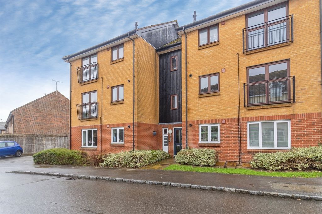 Property photo 1 of 16