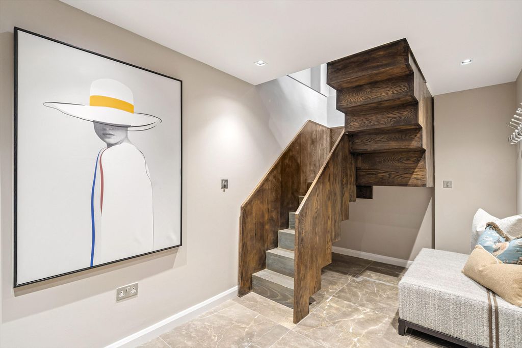 Additional image 21 of 8 bed terraced house to rentCheyne Walk & Cheyne Mews, London SW3