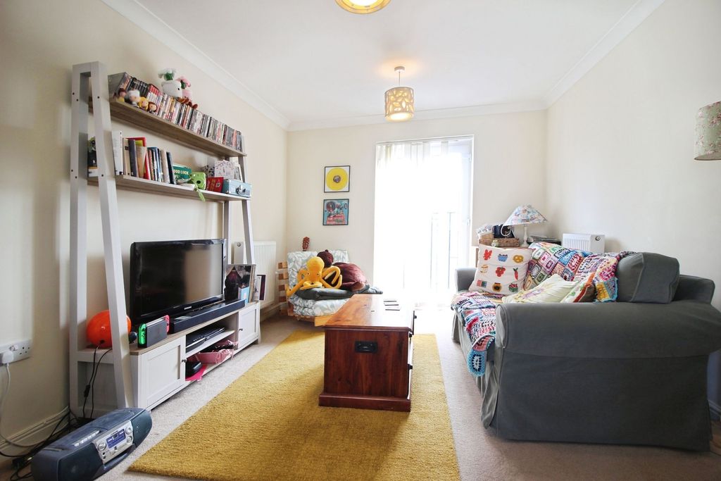 Property photo 3 of 11