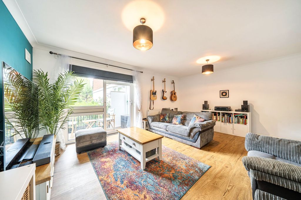 Property photo 2 of 11