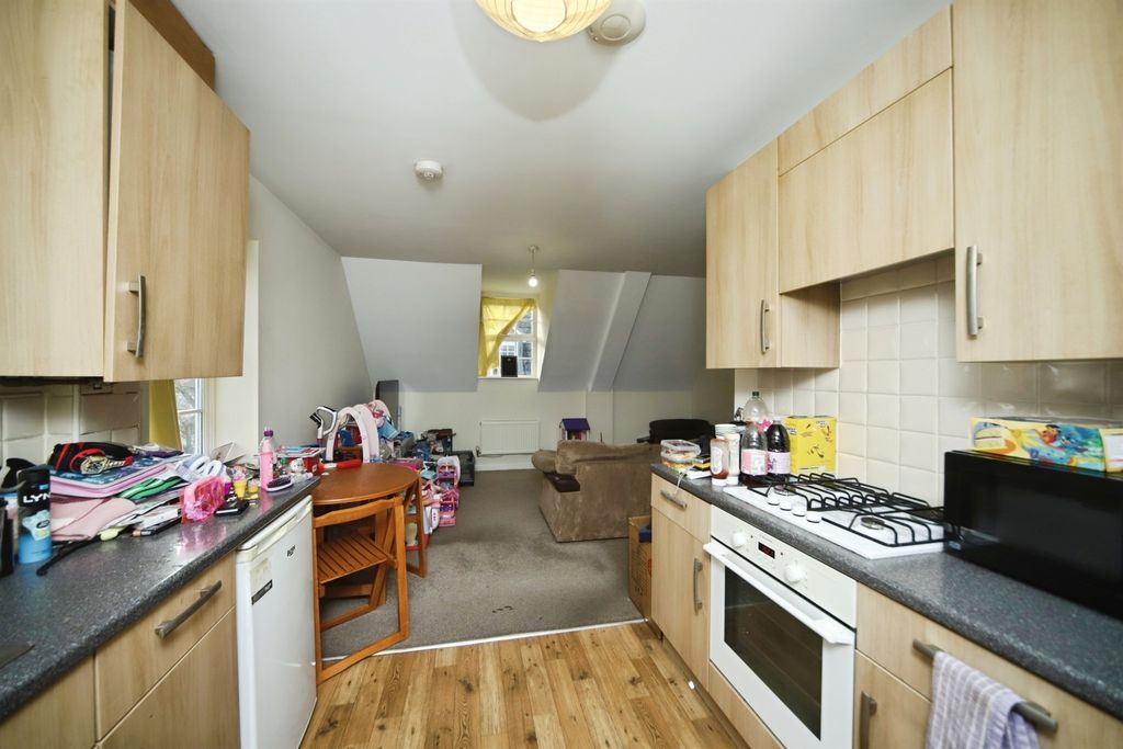 Property photo 3 of 14