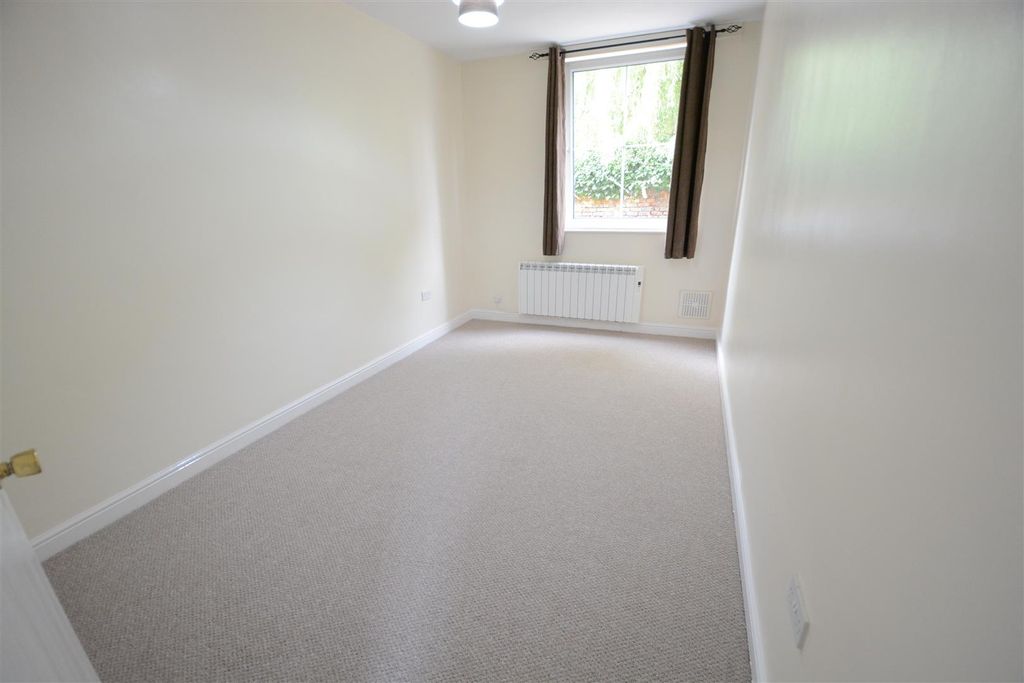 Property photo 3 of 13 Bedroom