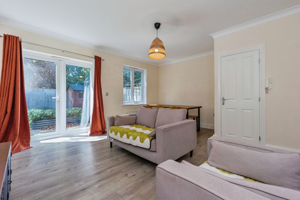 Property photo 3 of 23 Pbox-Img.Jpg