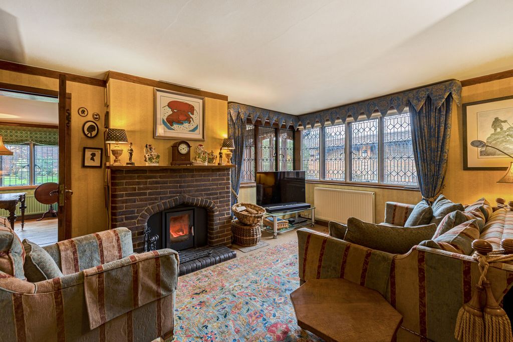 Property photo 3 of 27