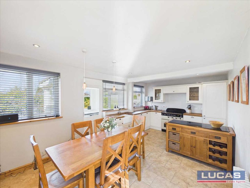 Property photo 2 of 26