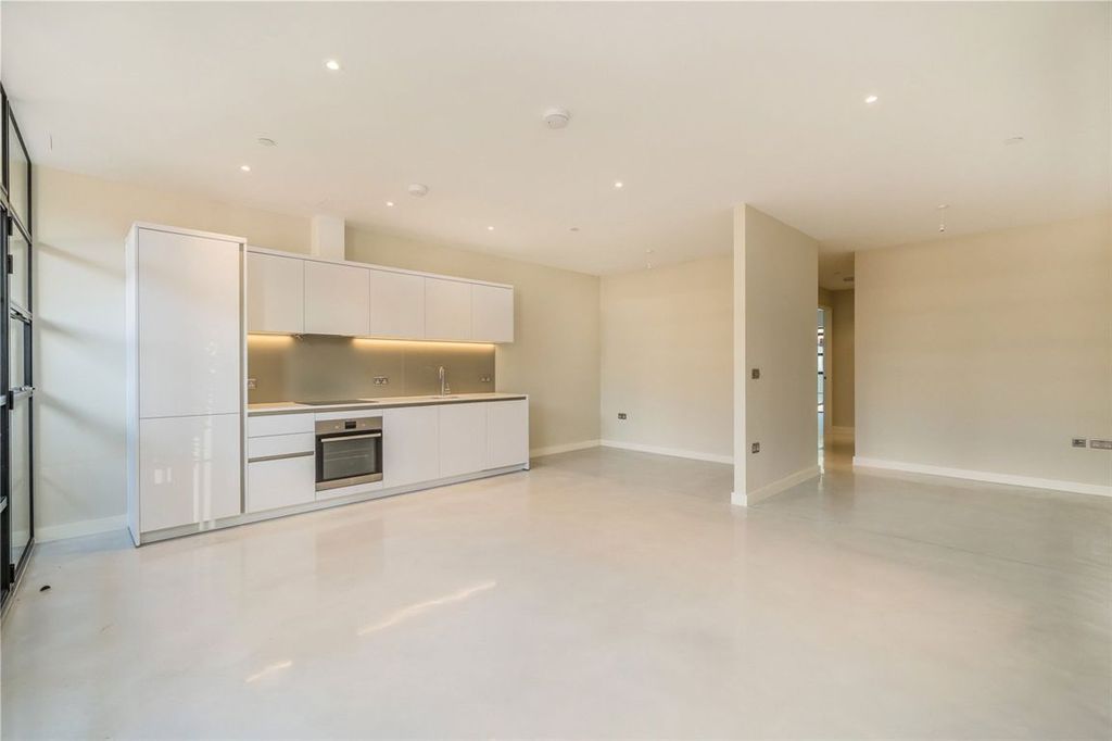 Property photo 2 of 5