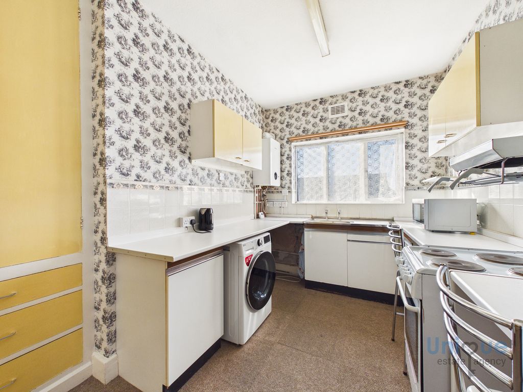 Additional image 5 of 2 bed flat for saleKings Court, 196 Clifton Drive South, Lytham St. Annes FY8