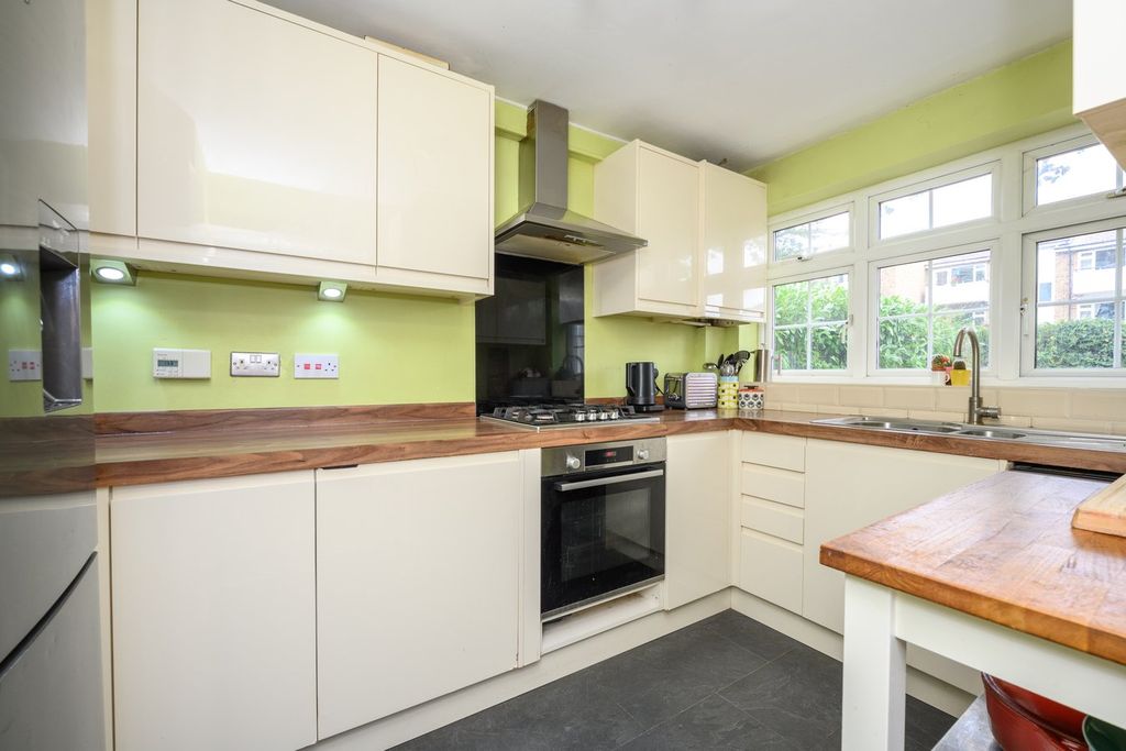 Property photo 3 of 15