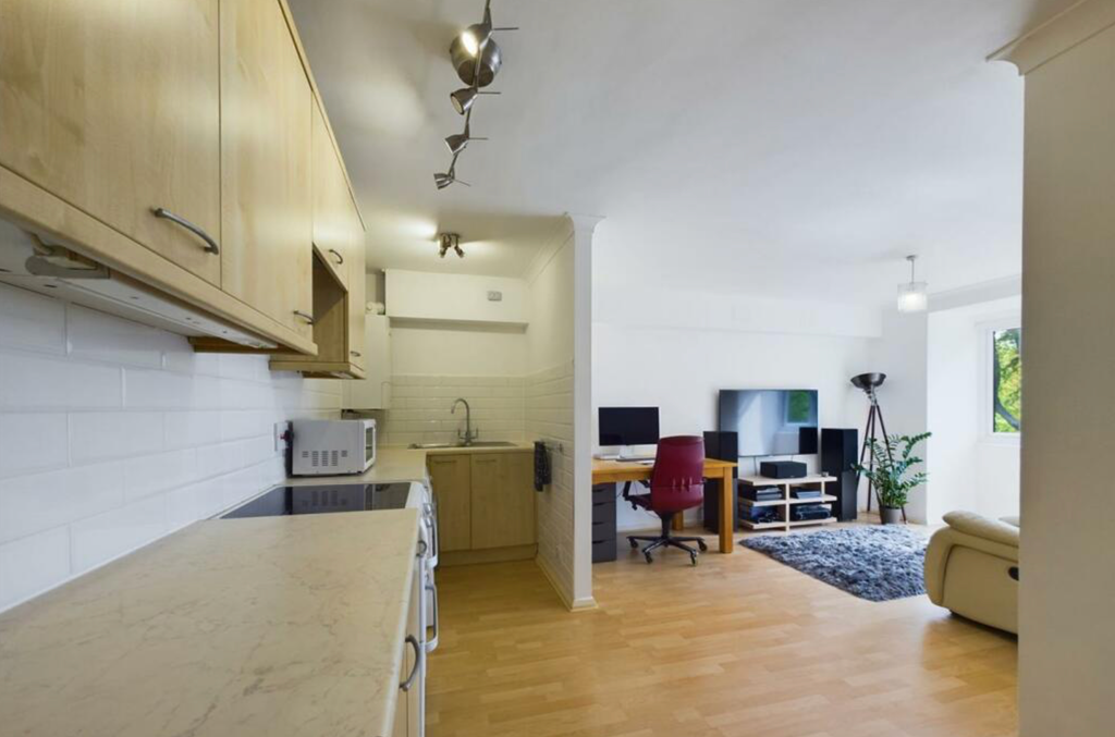 Property photo 3 of 7