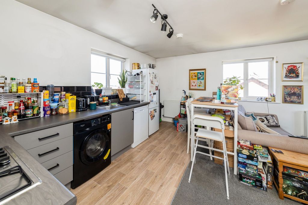 Property photo 3 of 7