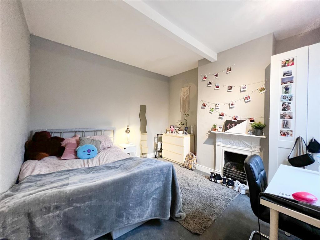 Property photo 2 of 9 6 Filey Street-3.Jpg