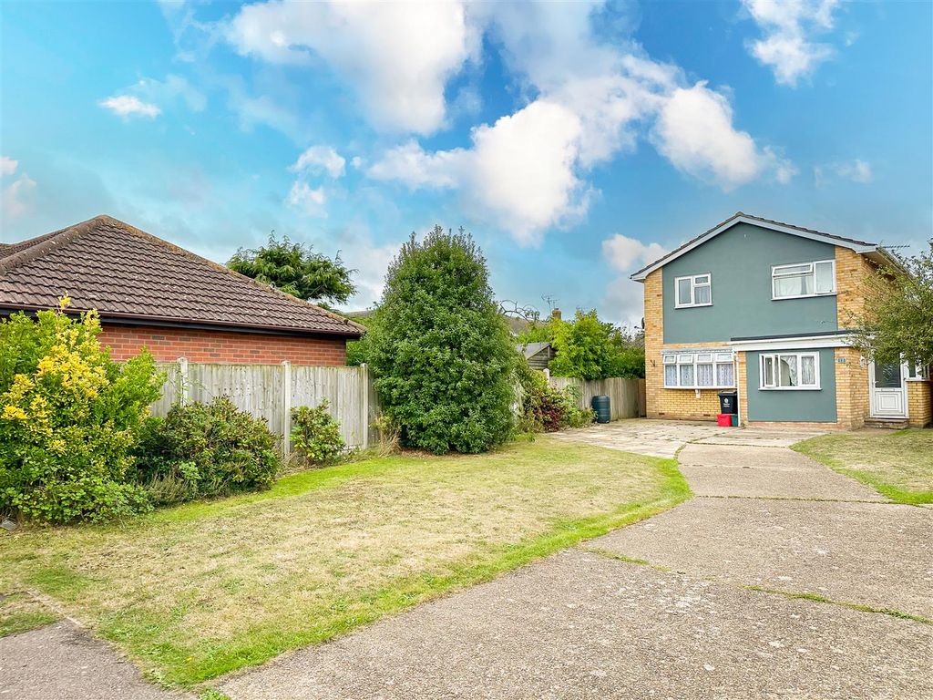 Property photo 1 of 23 Outside - Front