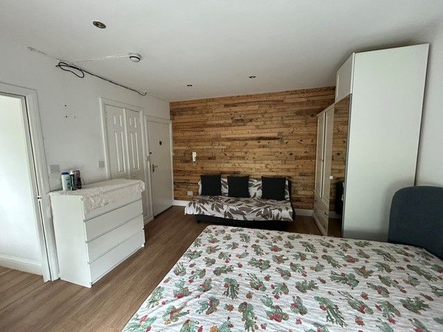 Property photo 3 of 8 Photo 8