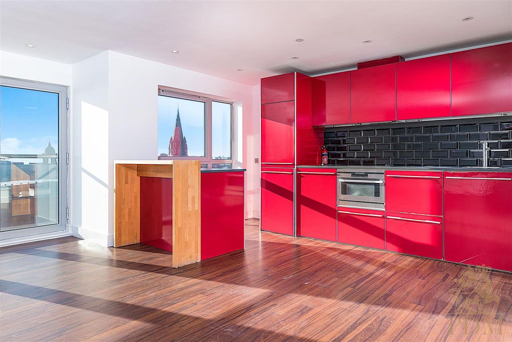 Property photo 1 of 28 Apt 605 Hanley House Nottingham Ng1 5Bl