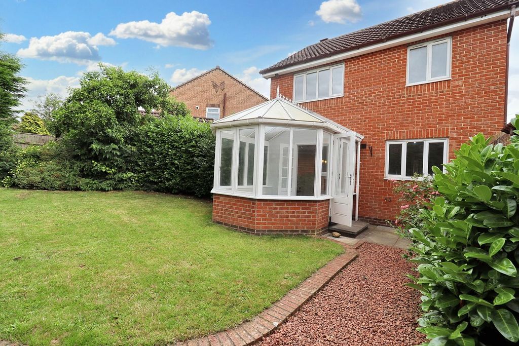 Property photo 2 of 26