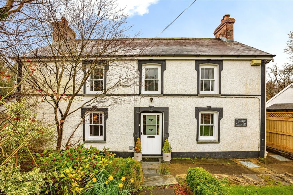 Property photo 1 of 41 Picture No. 24