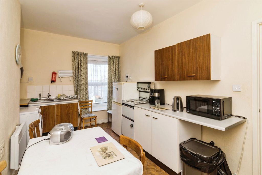 Additional image 7 of 5 bed flat for saleWellington Esplanade, Lowestoft NR33