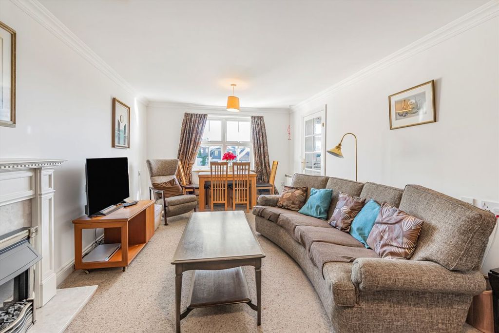 Property photo 3 of 8