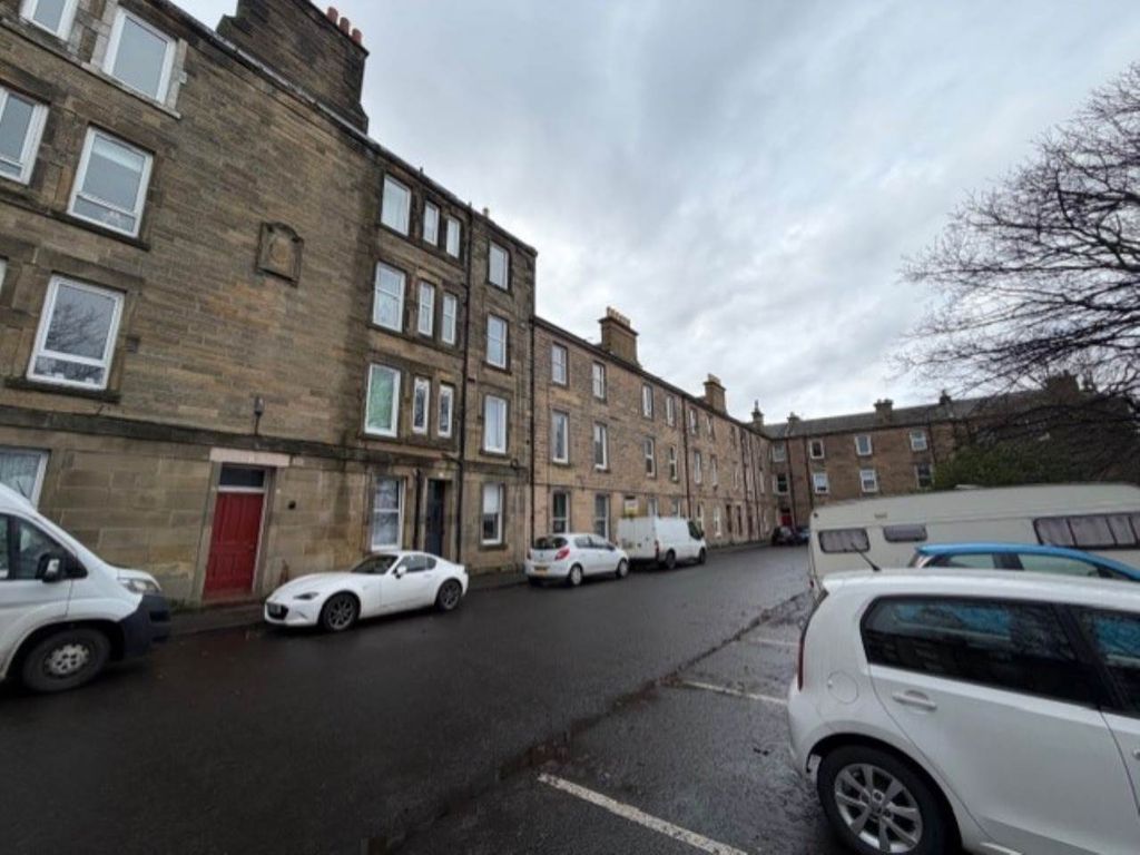 Property photo 2 of 8 F1252B1E-35Fb-4F65-9908-F59B88Cfa0F6