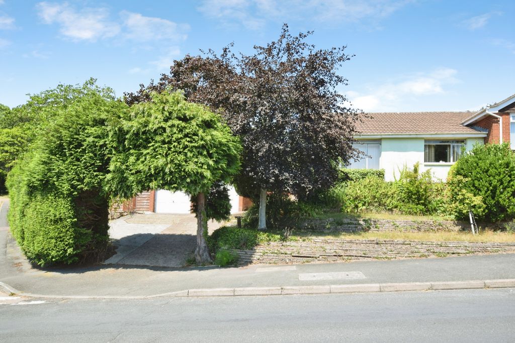 Property photo 1 of 12