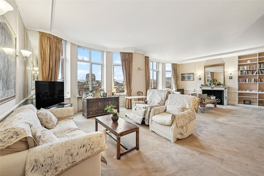 Property photo 3 of 17 Reception Room