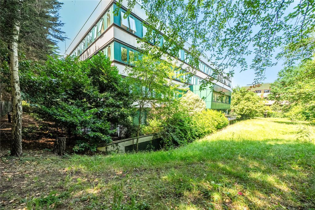 Property photo 2 of 18 Picture No. 11