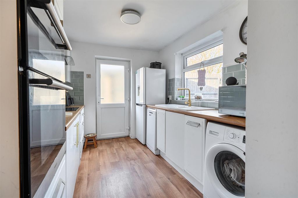 Property photo 3 of 13 1396093-17-695E4B2904465.Jpg