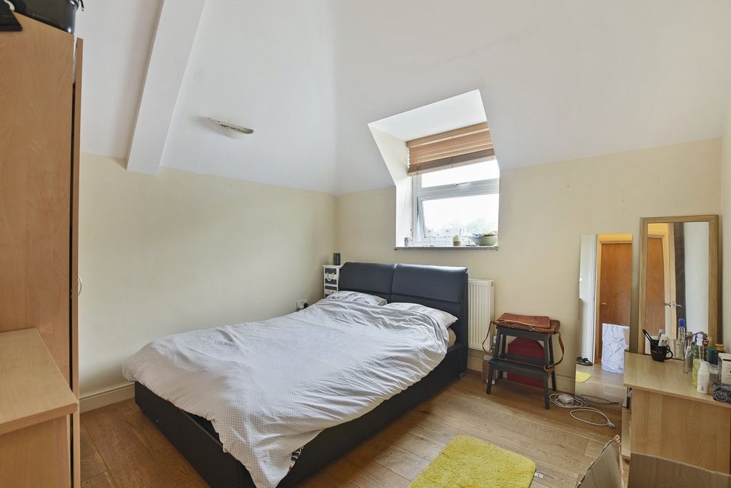 Property photo 3 of 9 16