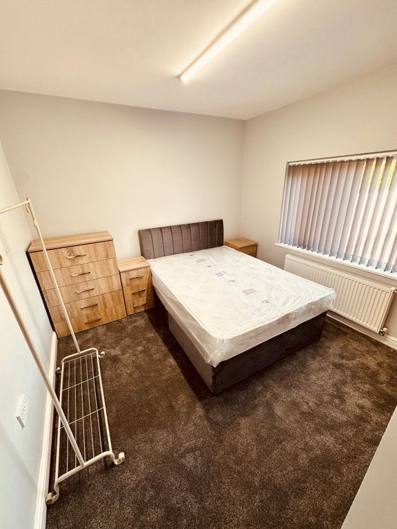 Property photo 1 of 2