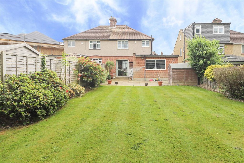 Property photo 2 of 11 Rear