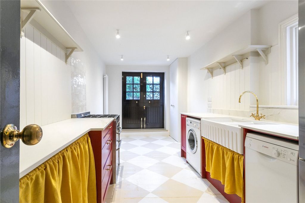 Property photo 1 of 18 Picture No. 02