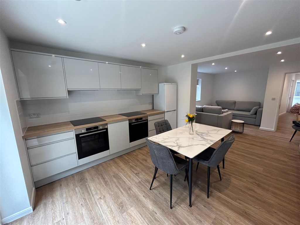 Property photo 3 of 14 3.Jpg
